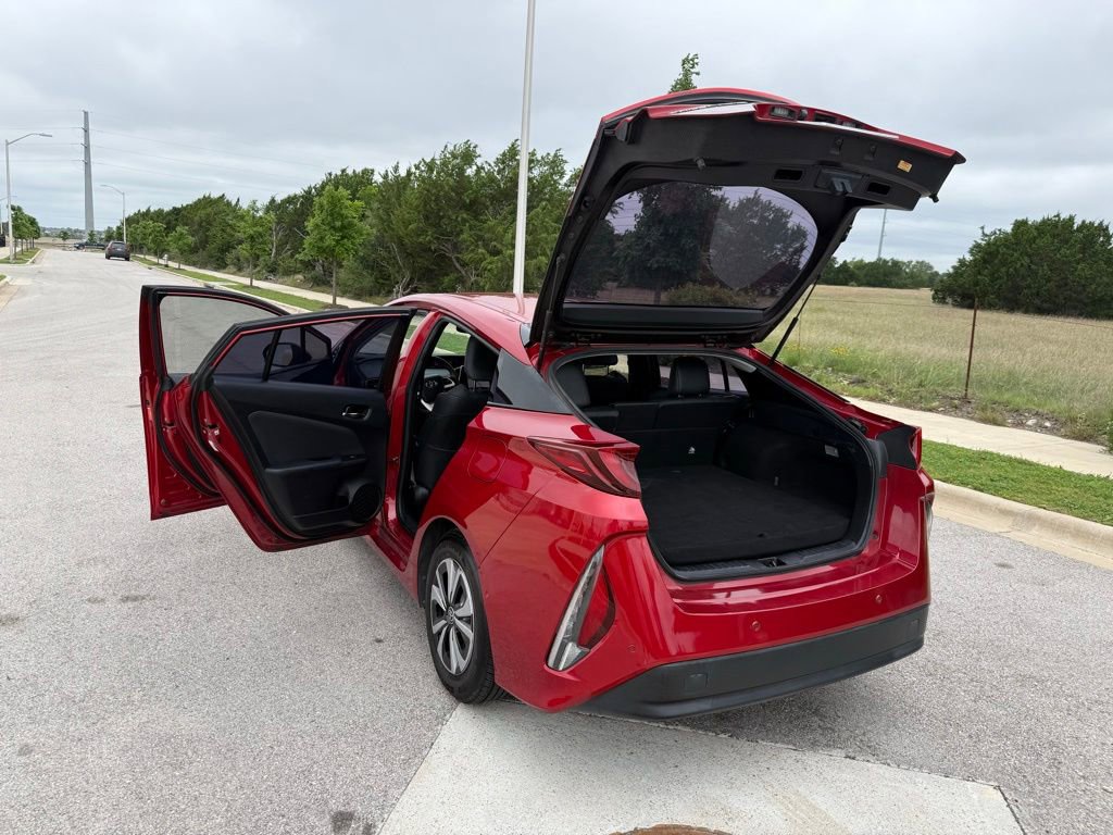 Used 2017 Toyota Prius Prime Advanced FWD image 24