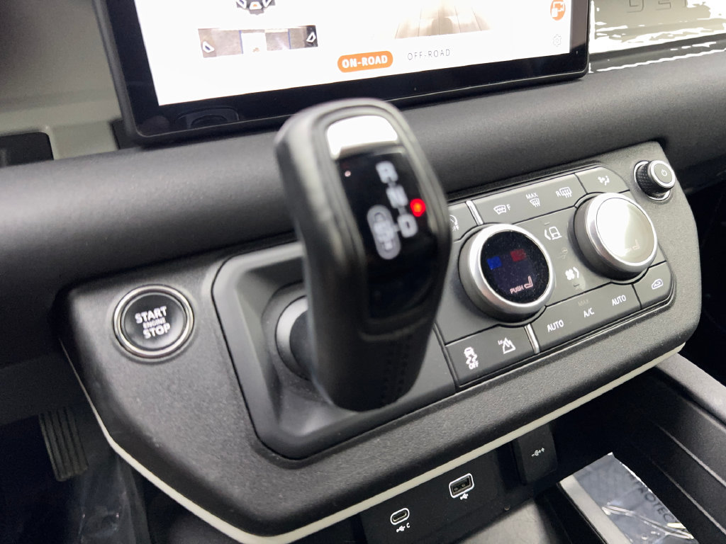 Used 2023 Land Rover Defender 110 SE AWD/4WD image 67