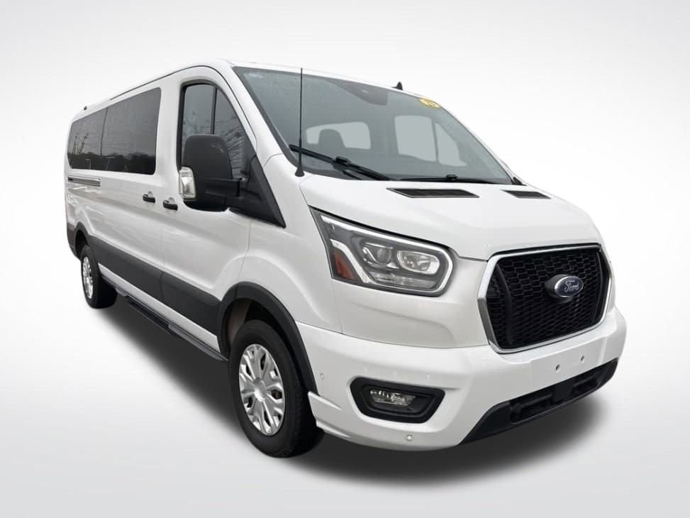 Used 2023 Ford Transit 350 XLT image 3