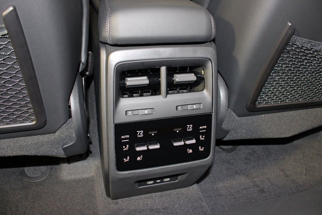 Used 2025 Porsche Macan Electric image 36