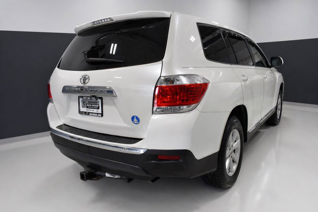 Used 2012 Toyota Highlander FWD w/ Cold Weather Pkg image 8