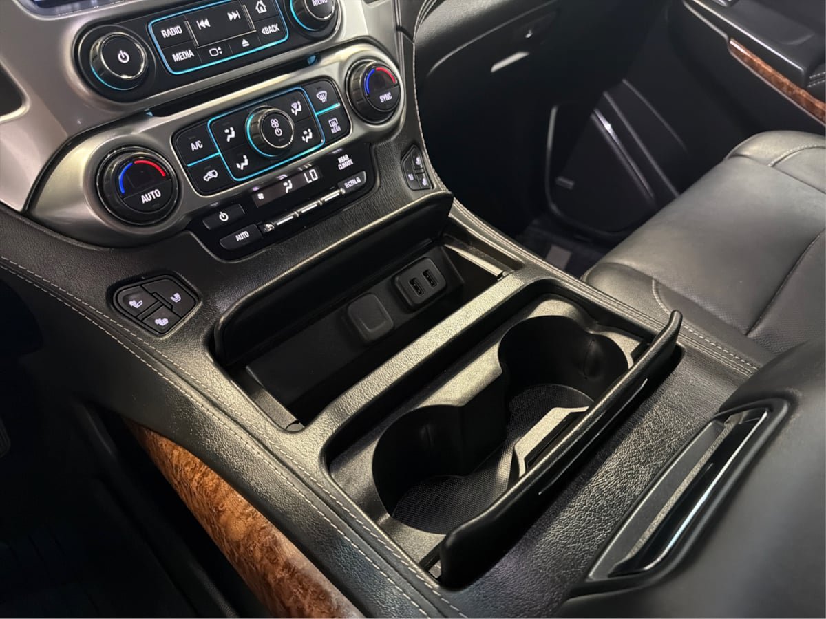 Used 2018 Chevrolet Suburban Premier AWD/4WD image 20