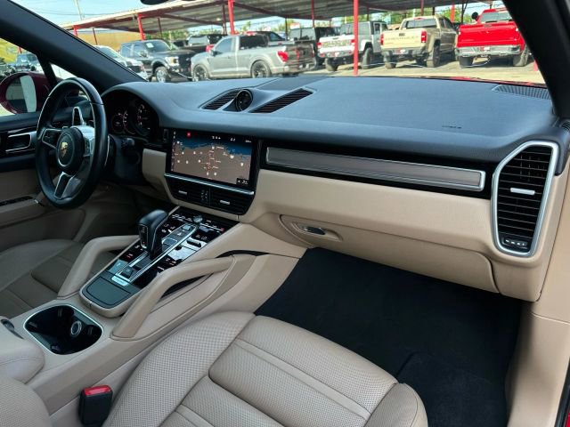 Used 2021 Porsche Cayenne image 16