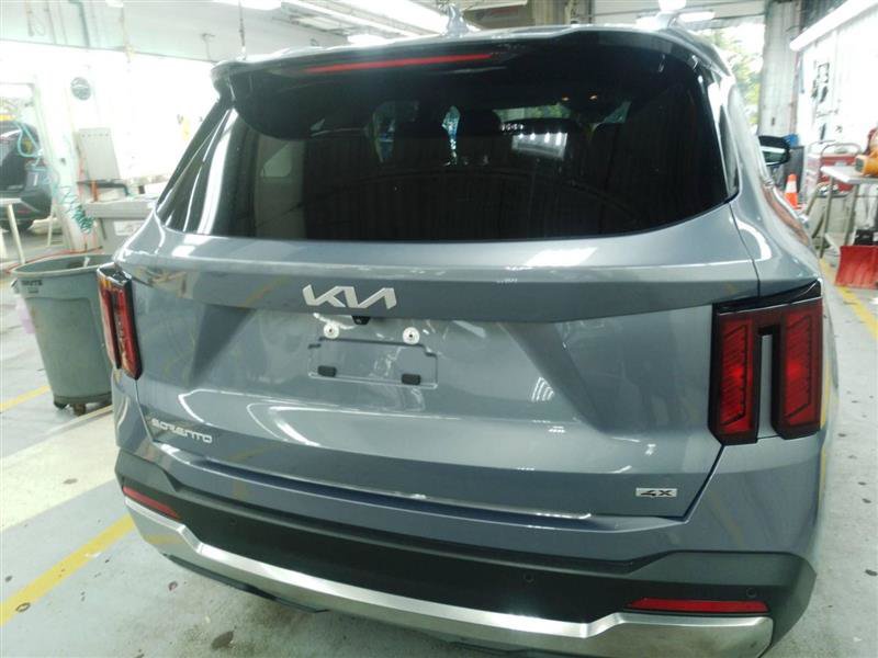 Used 2024 Kia Sorento S AWD/4WD image 9