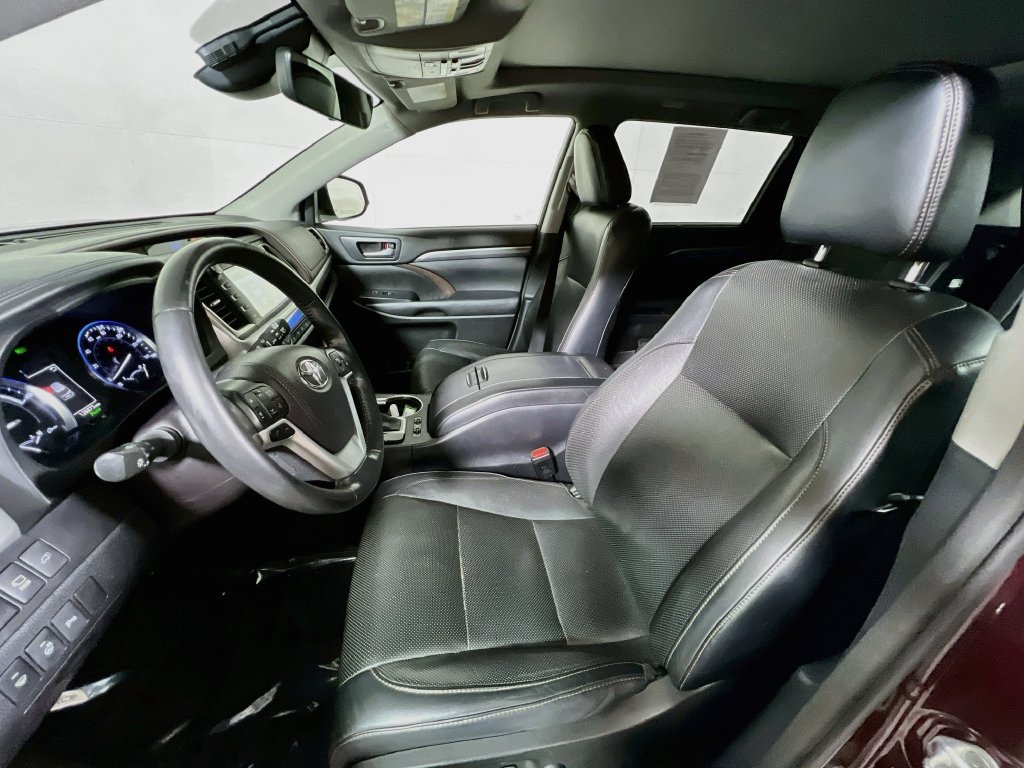 Used 2018 Toyota Highlander Limited Platinum AWD/4WD image 17