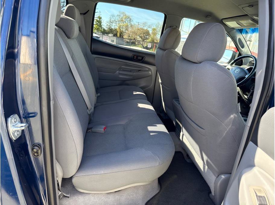 Used 2005 Toyota Tacoma w/ TRD Off-Road Package image 18