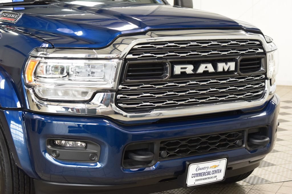 Used 2024 RAM 5500 4x4 Crew Cab image 7