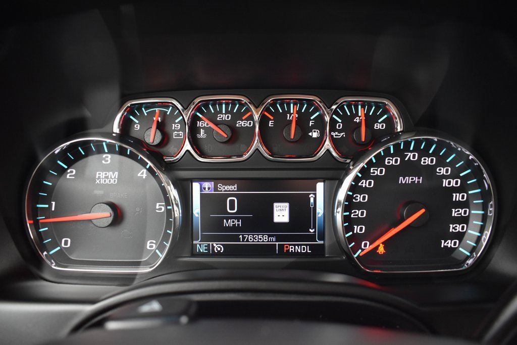 Used 2018 Chevrolet Suburban LT image 20