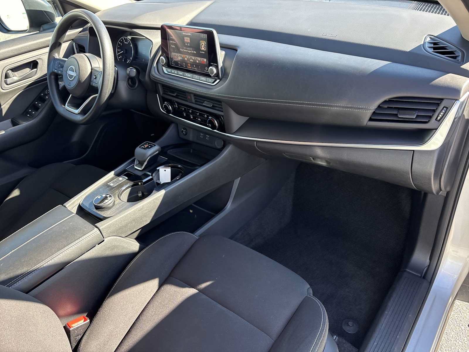 Used 2024 Nissan Rogue S AWD/4WD image 27
