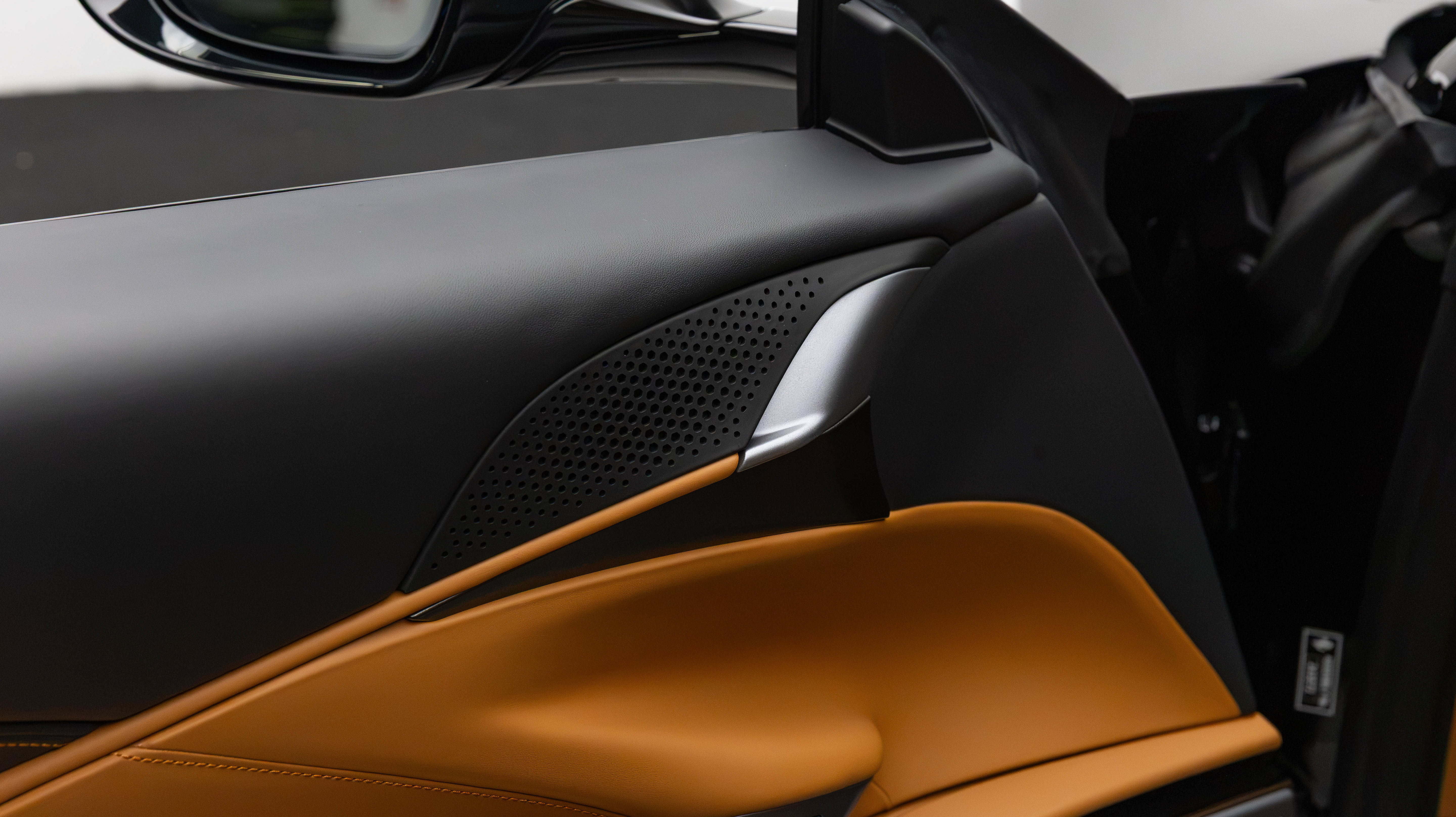 Certified 2025 Ferrari Roma Spider RWD image 58