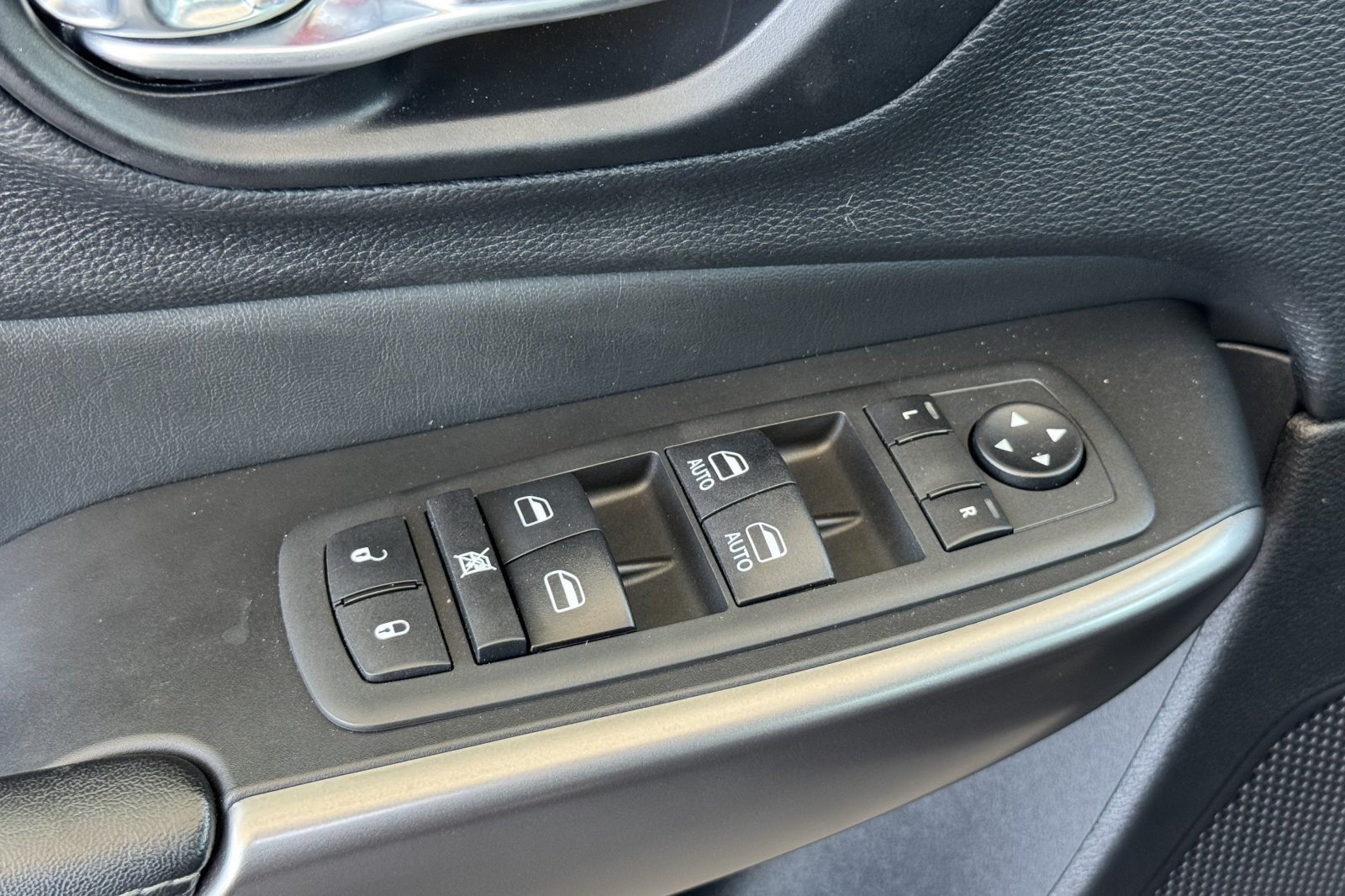 Used 2021 Jeep Cherokee Latitude Lux AWD/4WD image 13