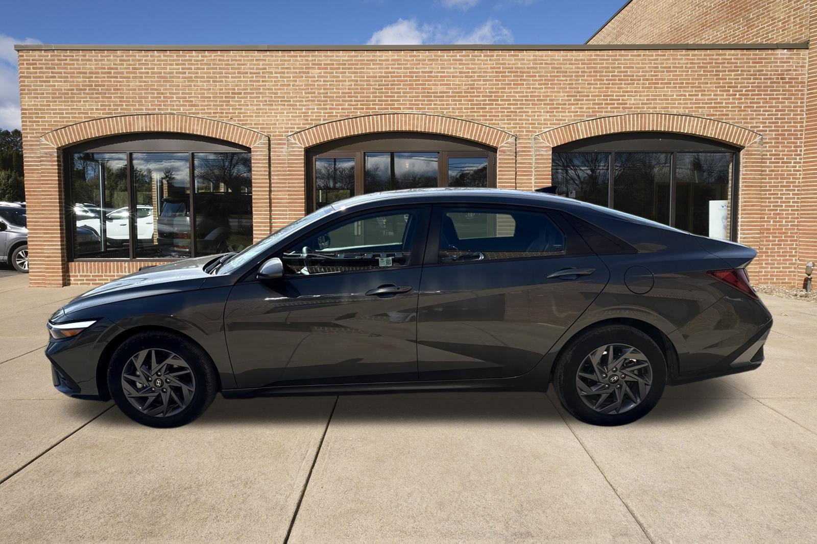 Certified 2024 Hyundai Elantra SEL image 13