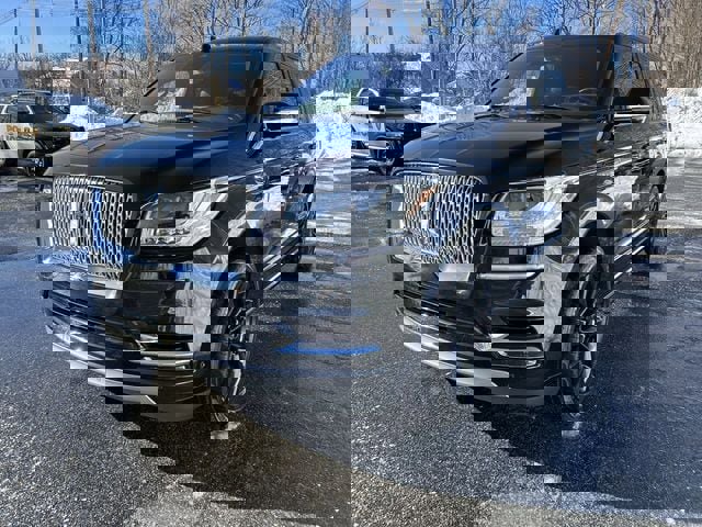 Used 2020 Lincoln Navigator L Reserve w/ Luxury Package image 4