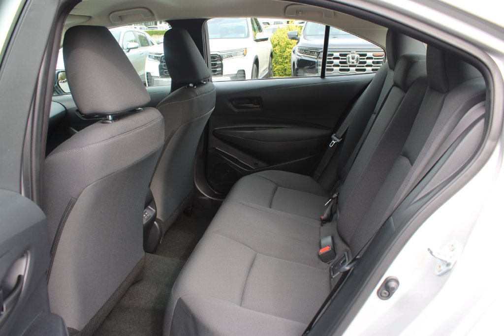 Used 2025 Toyota Corolla LE FWD image 12
