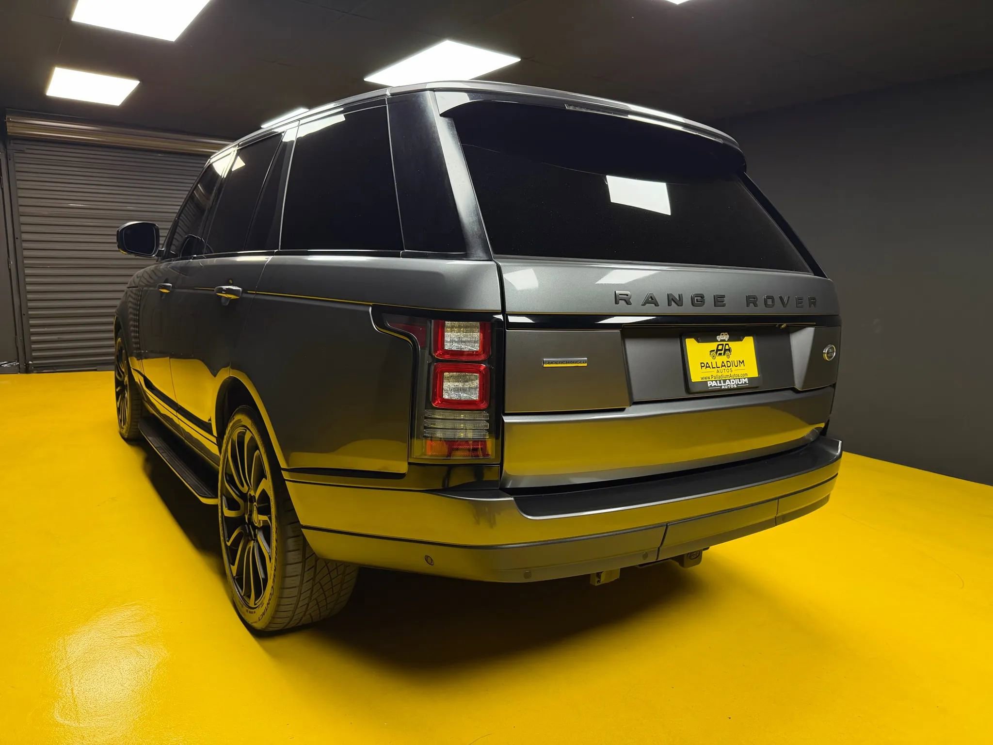 Used 2014 Land Rover Range Rover Supercharged image 4