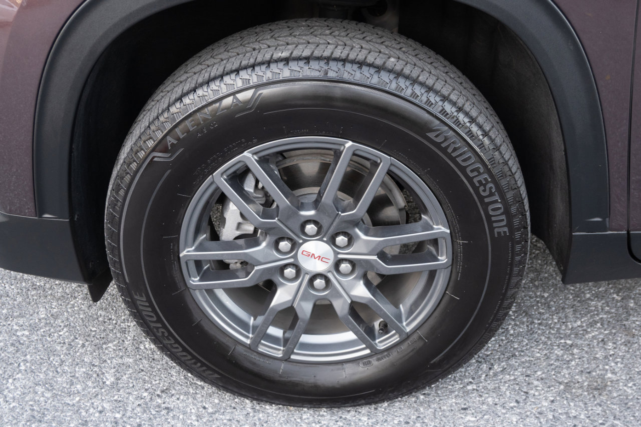 Used 2025 GMC Acadia Elevation image 15