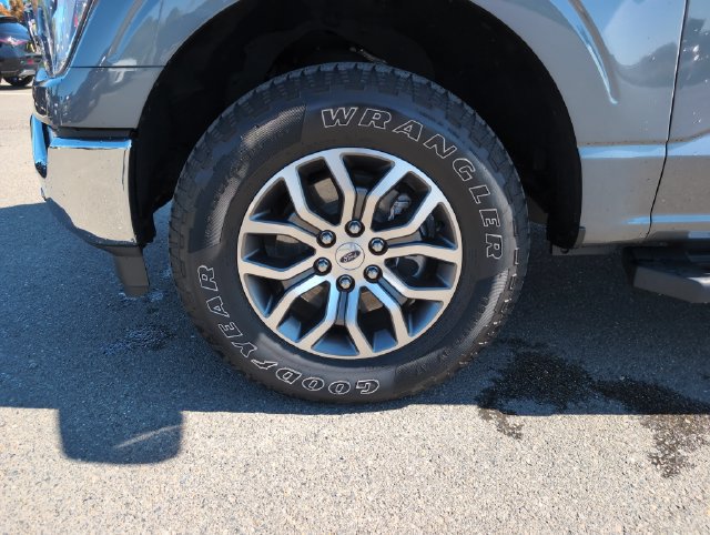 Used 2021 Ford F150 Lariat w/ Trailer Tow Package AWD/4WD image 30