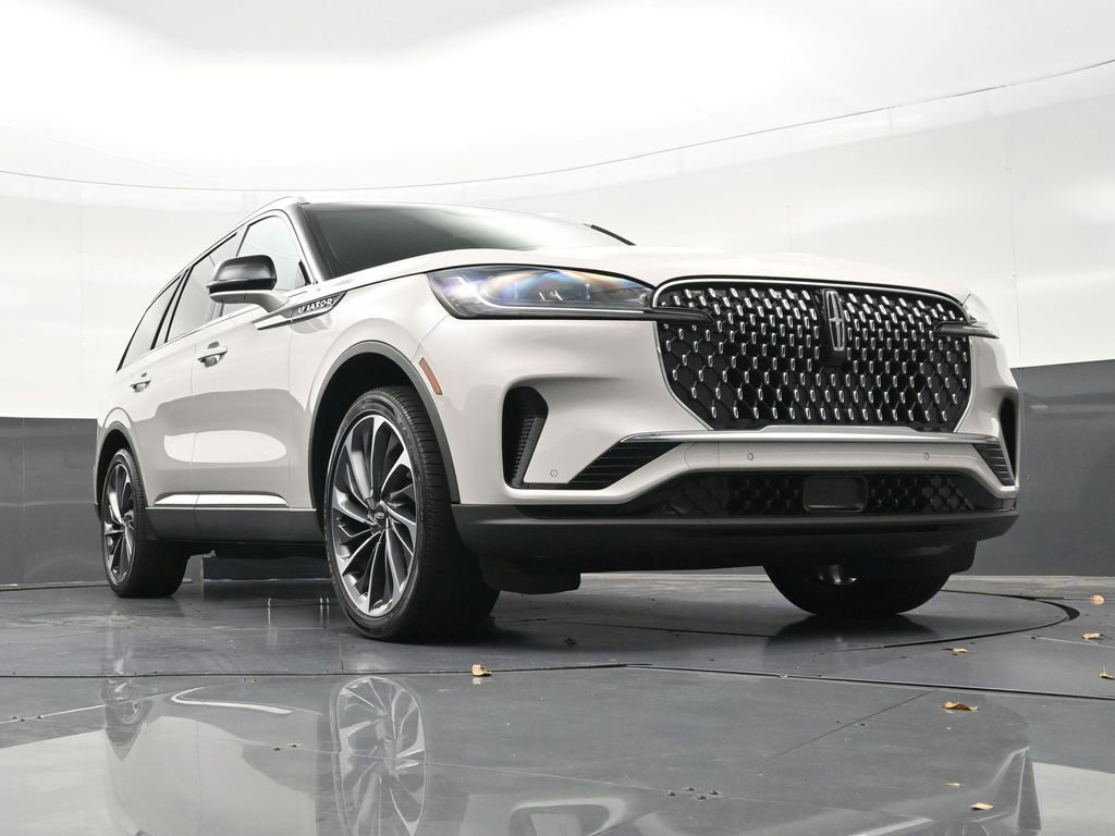 Used 2025 Lincoln Aviator Reserve w/ Illumination Package image 30