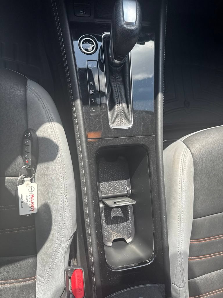 Used 2021 Nissan Kicks SR w/ SR Premium Package FWD image 3