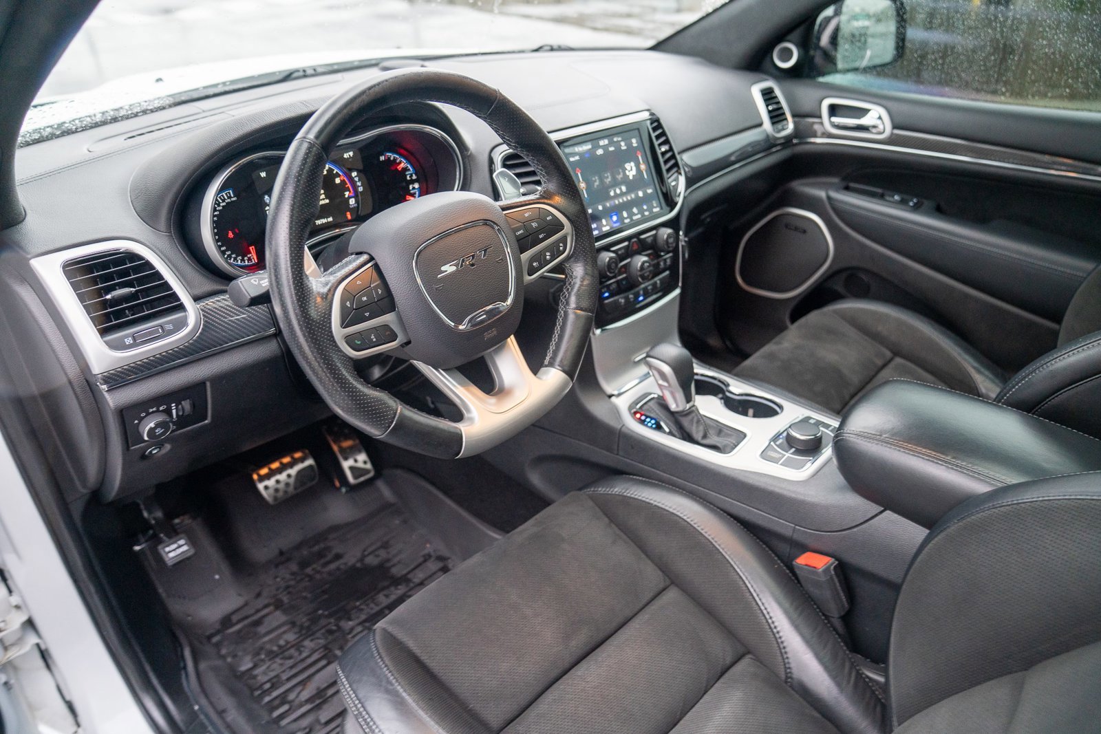 Used 2019 Jeep Grand Cherokee SRT image 4