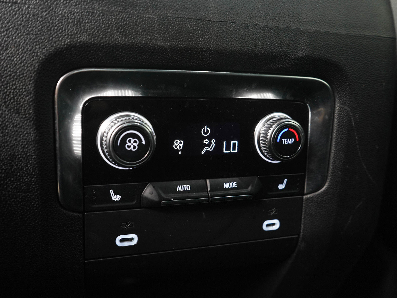 Used 2021 GMC Yukon Denali AWD/4WD image 18