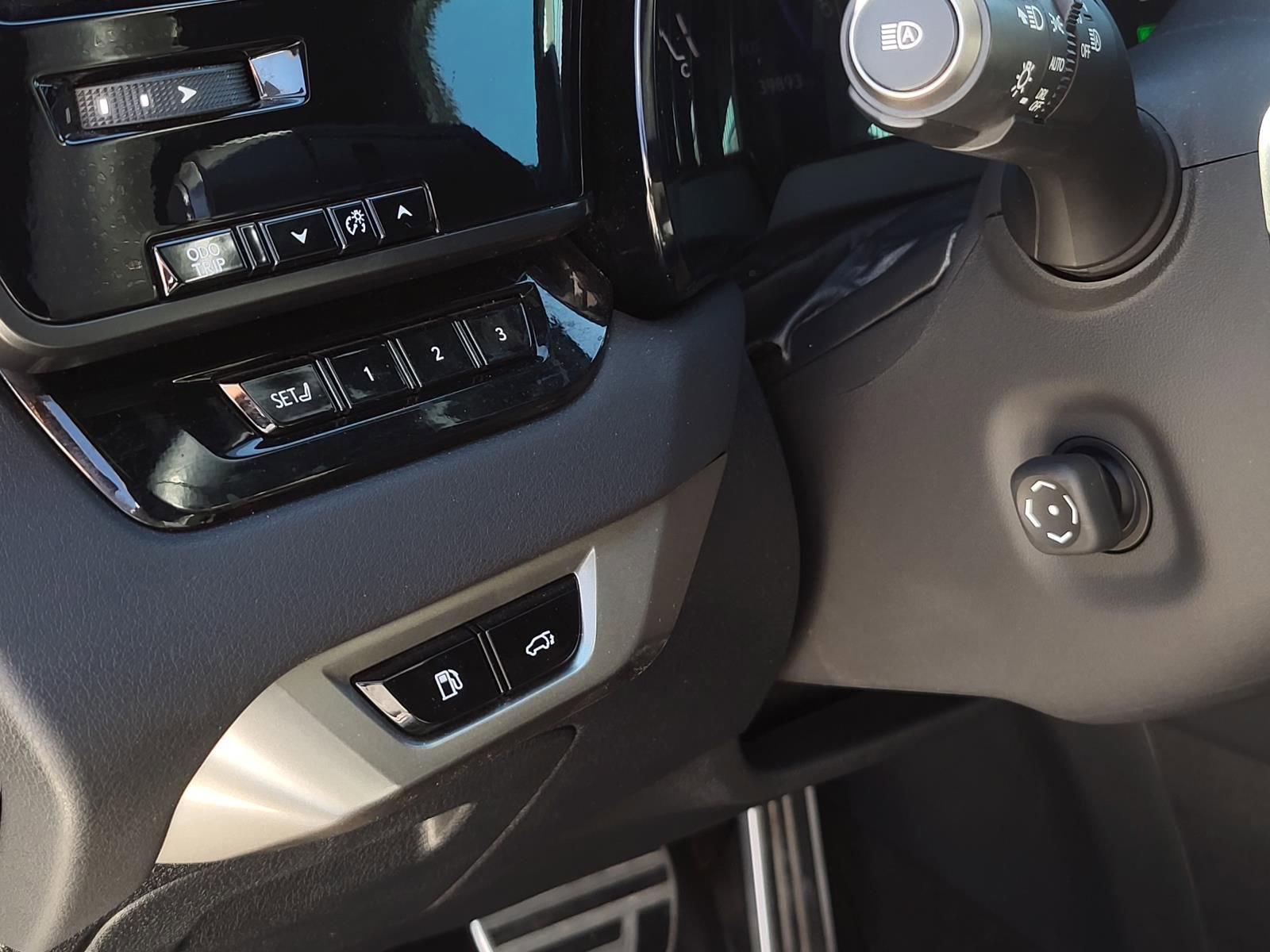 Used 2023 Lexus RX 500h F Sport w/ Accessory Package (K3) image 21