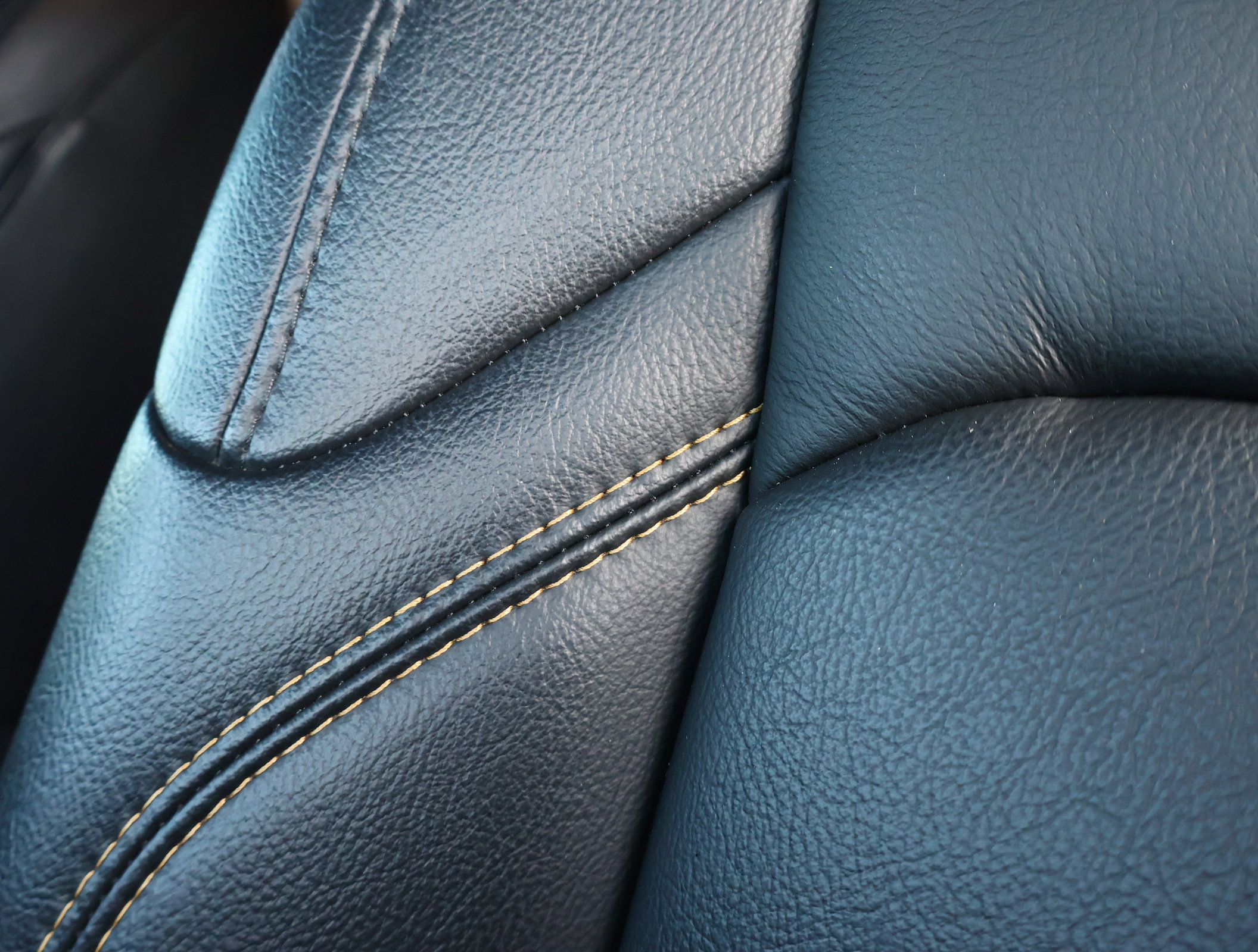 Used 2024 Jeep Wrangler Sahara image 9