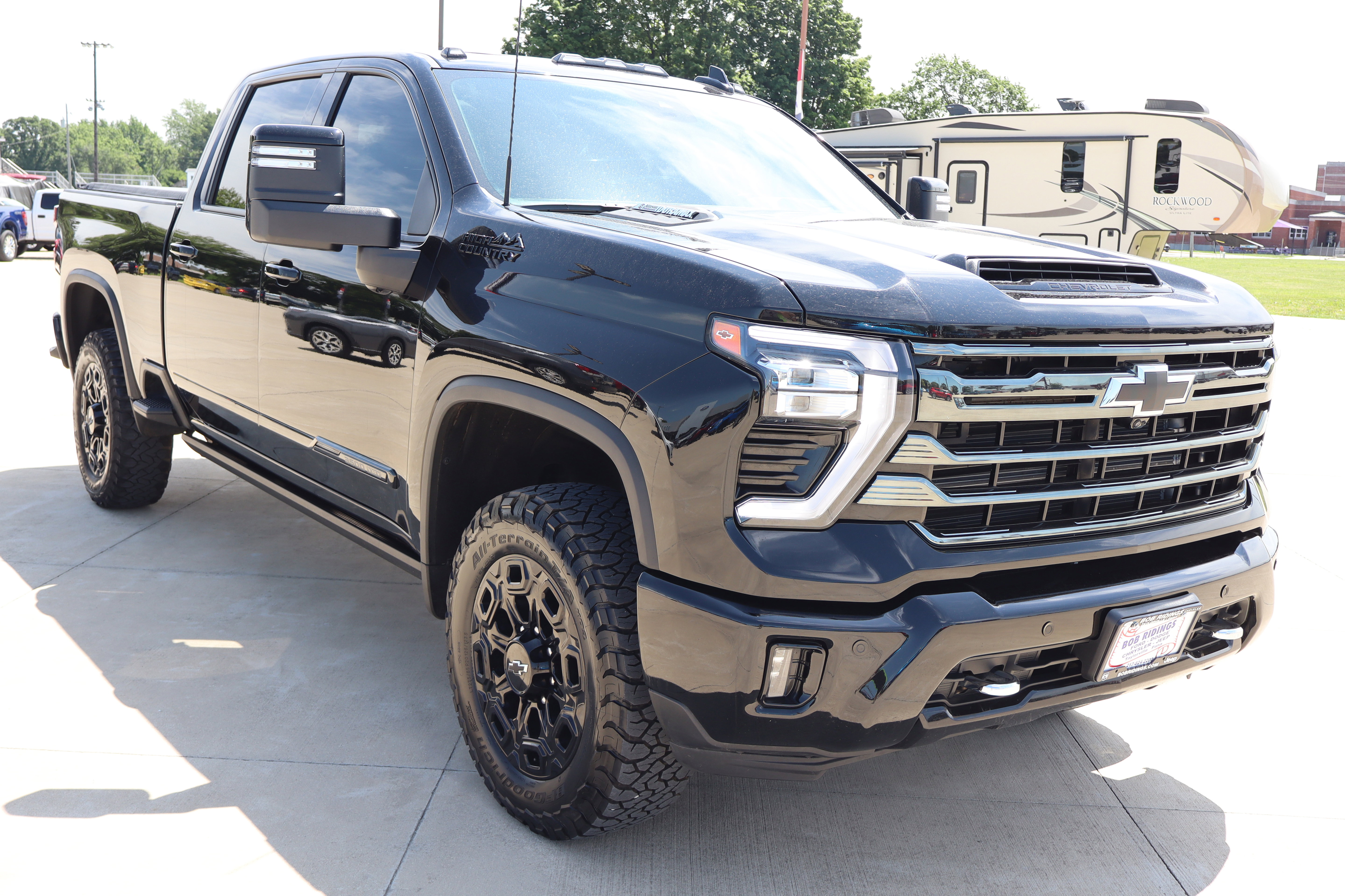 Used 2024 Chevrolet Silverado 3500 High Country w/ High Country Premium Package AWD/4WD image 4