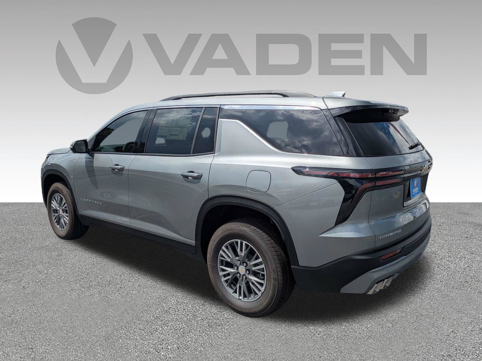 New 2027 Chevrolet Traverse LT w/ Driver Confidence Package FWD image 28