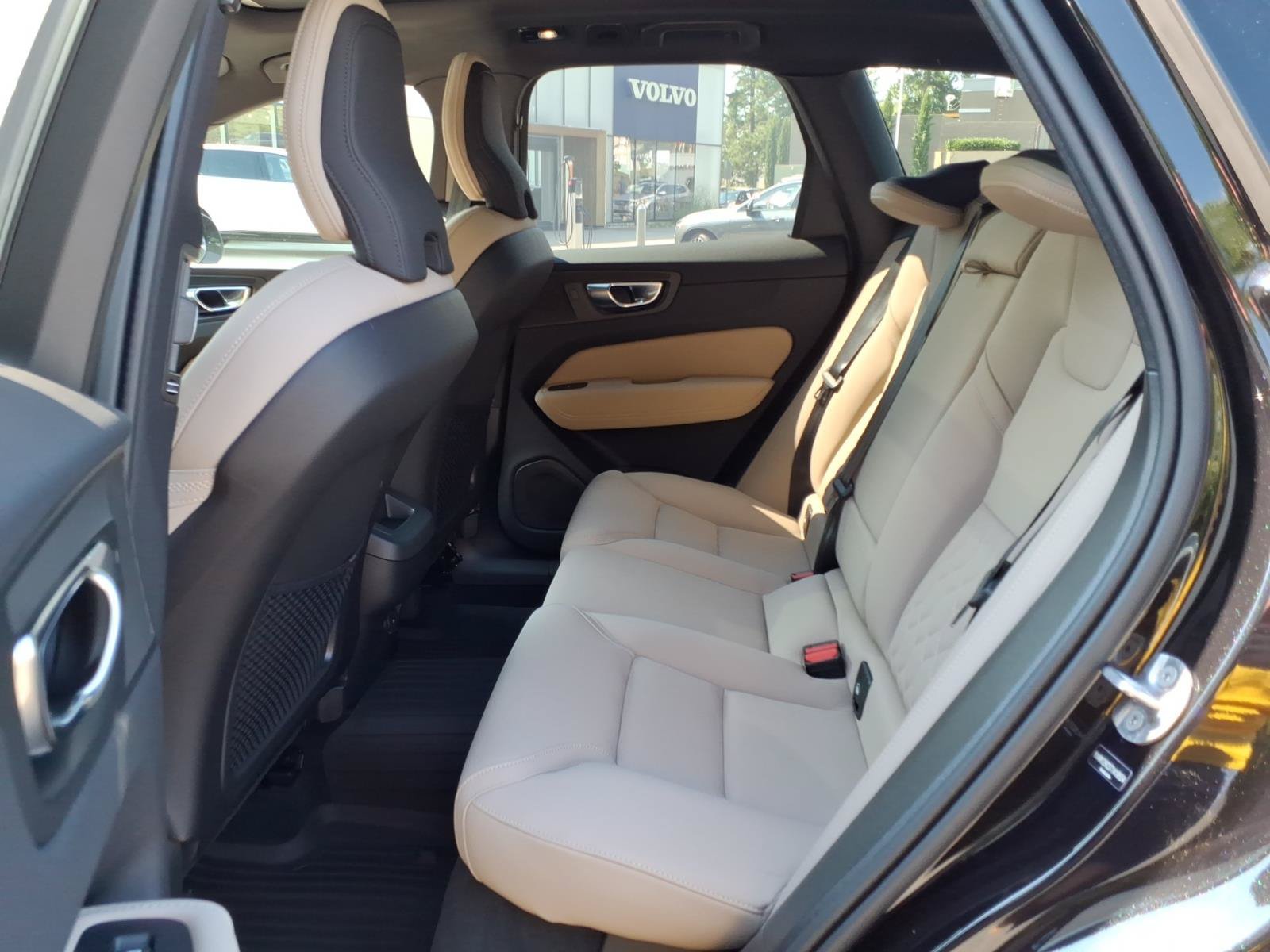 New 2026 Volvo XC60 B5 Plus w/ Protection Package Premier AWD/4WD image 8