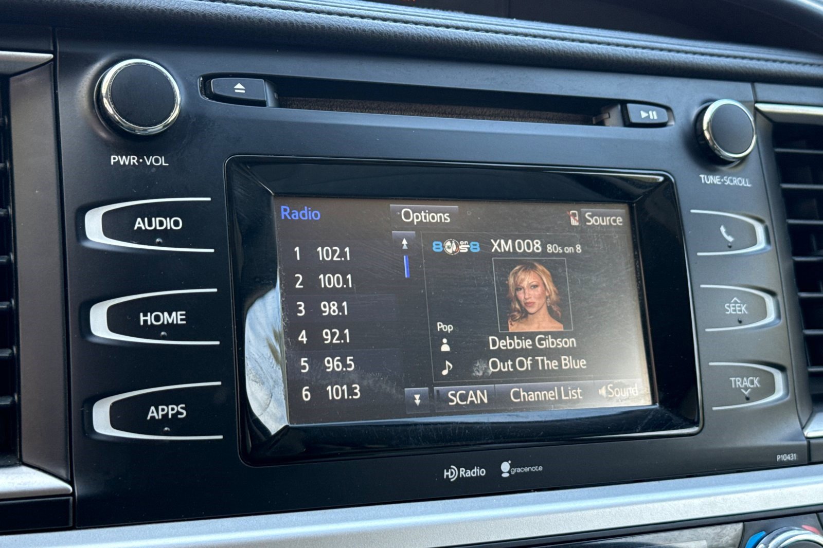 Used 2015 Toyota Highlander Plus FWD image 22