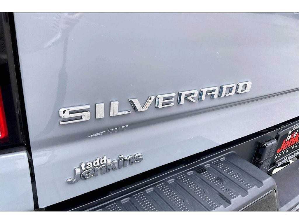Used 2024 Chevrolet Silverado 2500 ZR2 w/ Technology Package AWD/4WD image 32