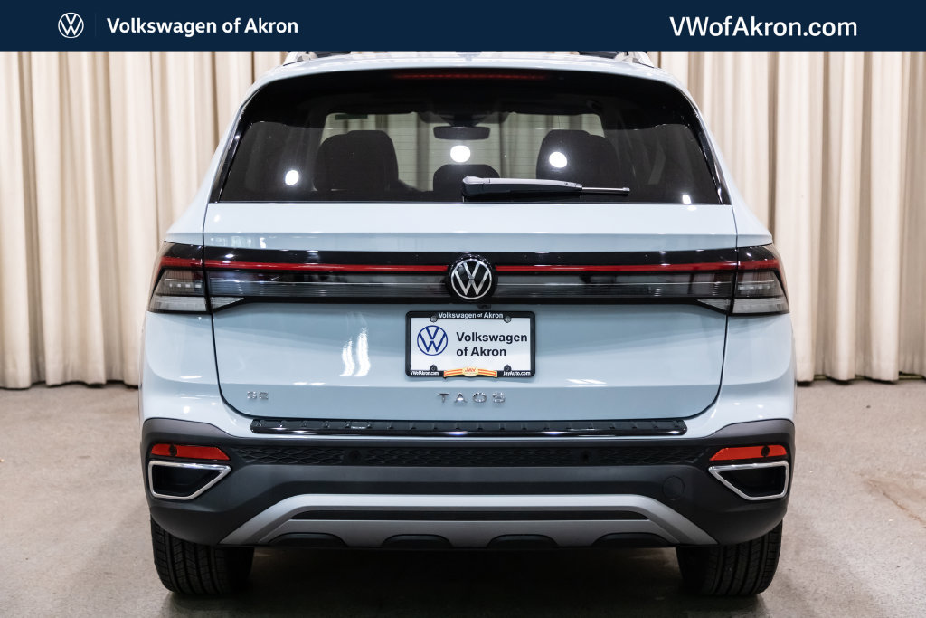 New 2026 Volkswagen Taos SE FWD image 4