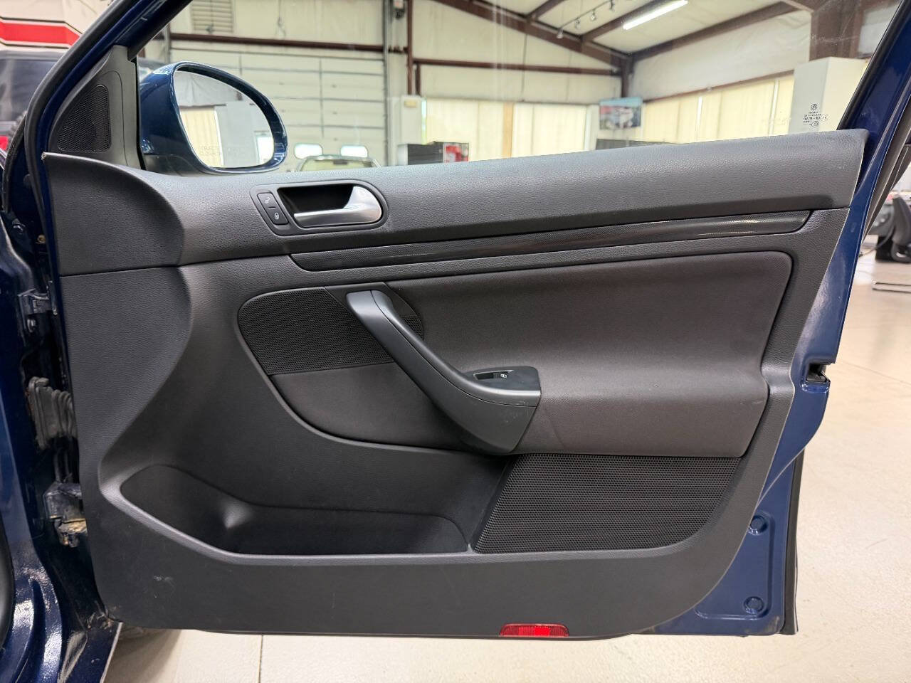Used 2011 Volkswagen Jetta S FWD image 16