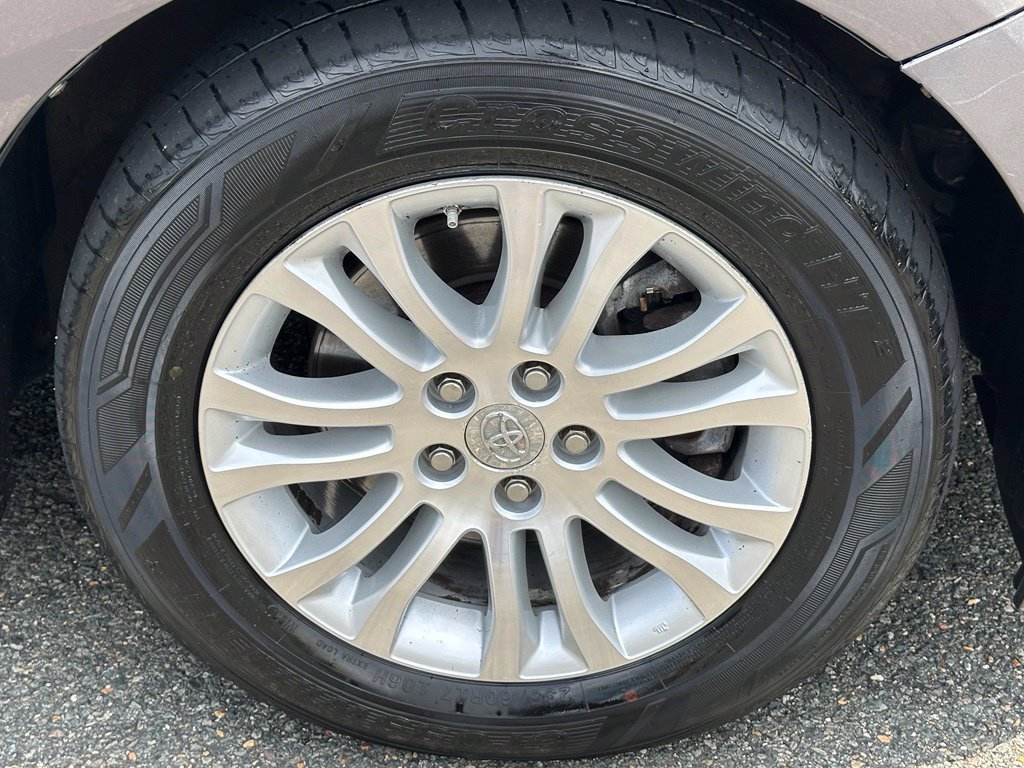 Used 2014 Toyota Sienna XLE FWD image 42