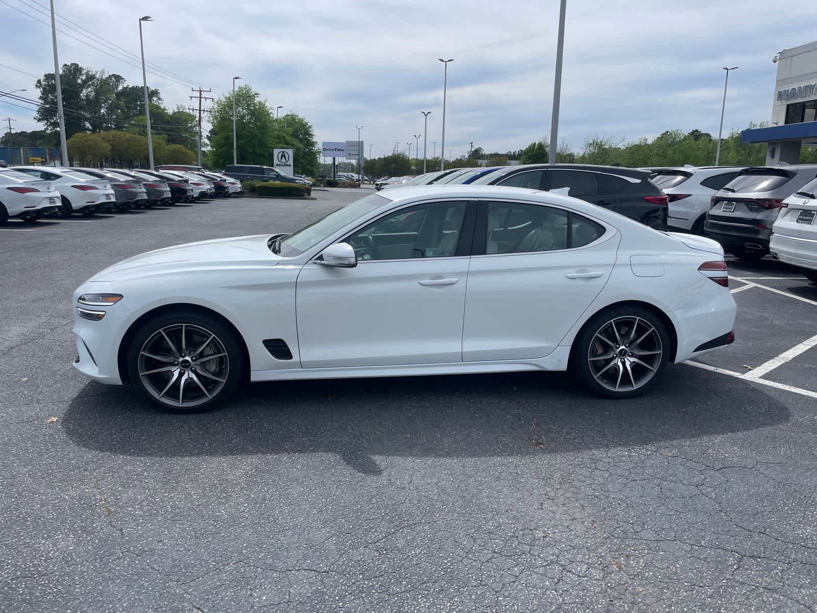 Used 2025 Genesis G70 2.5T image 2