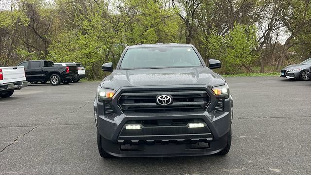 Used 2025 Toyota Tacoma SR5 AWD/4WD image 2