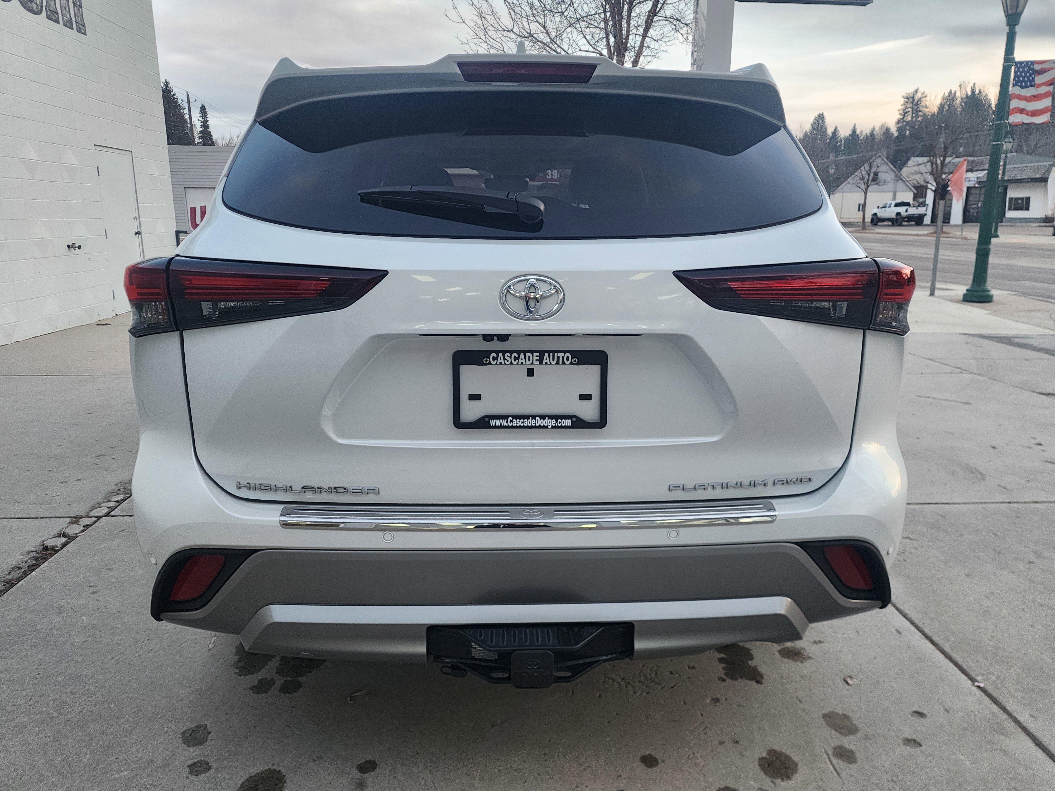 Used 2024 Toyota Highlander Platinum image 5