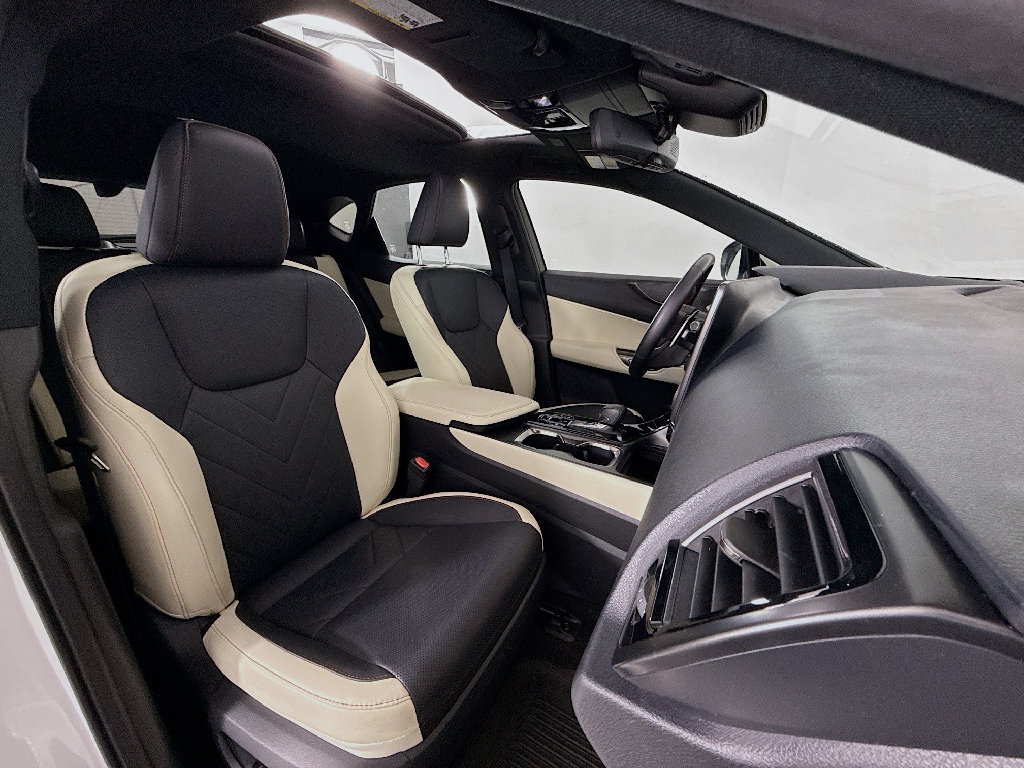 Used 2024 Lexus NX 350h AWD w/ Luxury Package image 27