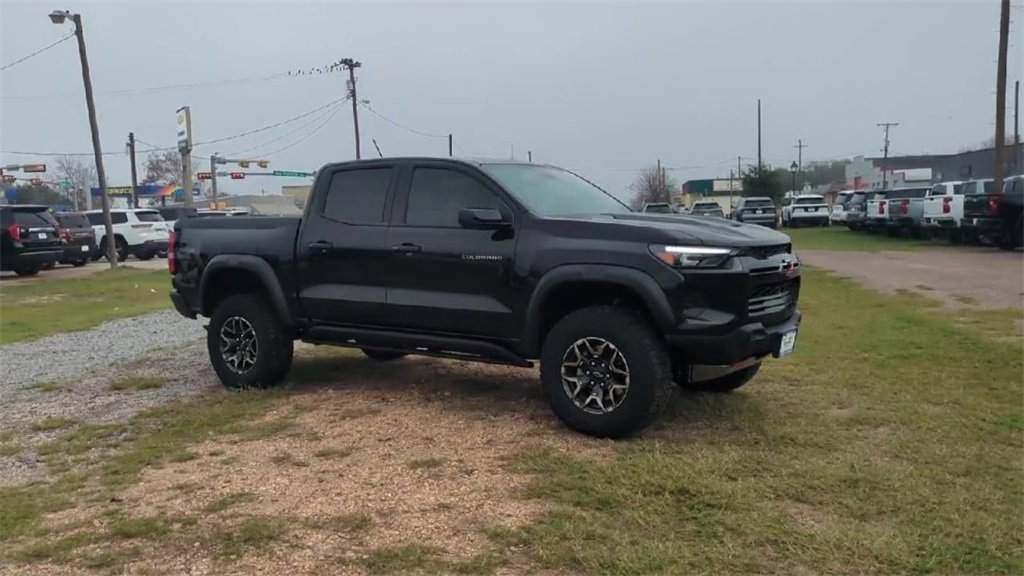 Used 2024 Chevrolet Colorado ZR2 w/ Technology Package image 2