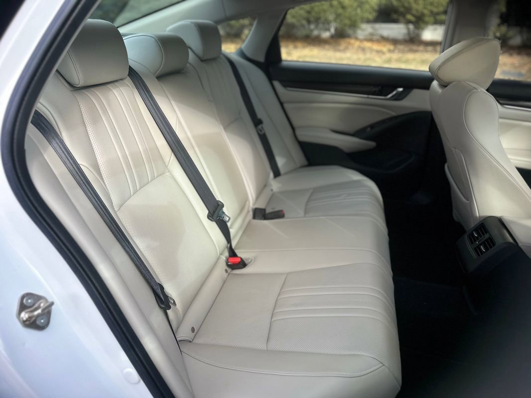 Used 2019 Honda Accord Touring image 19