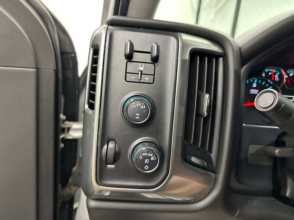 Used 2019 Chevrolet Silverado 2500 LT w/ LT Convenience Package AWD/4WD image 30