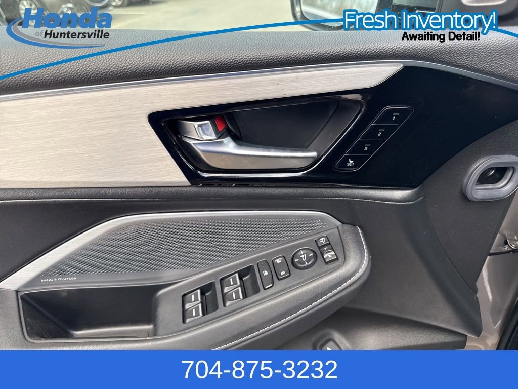 Used 2025 Acura MDX w/ Technology Package image 21