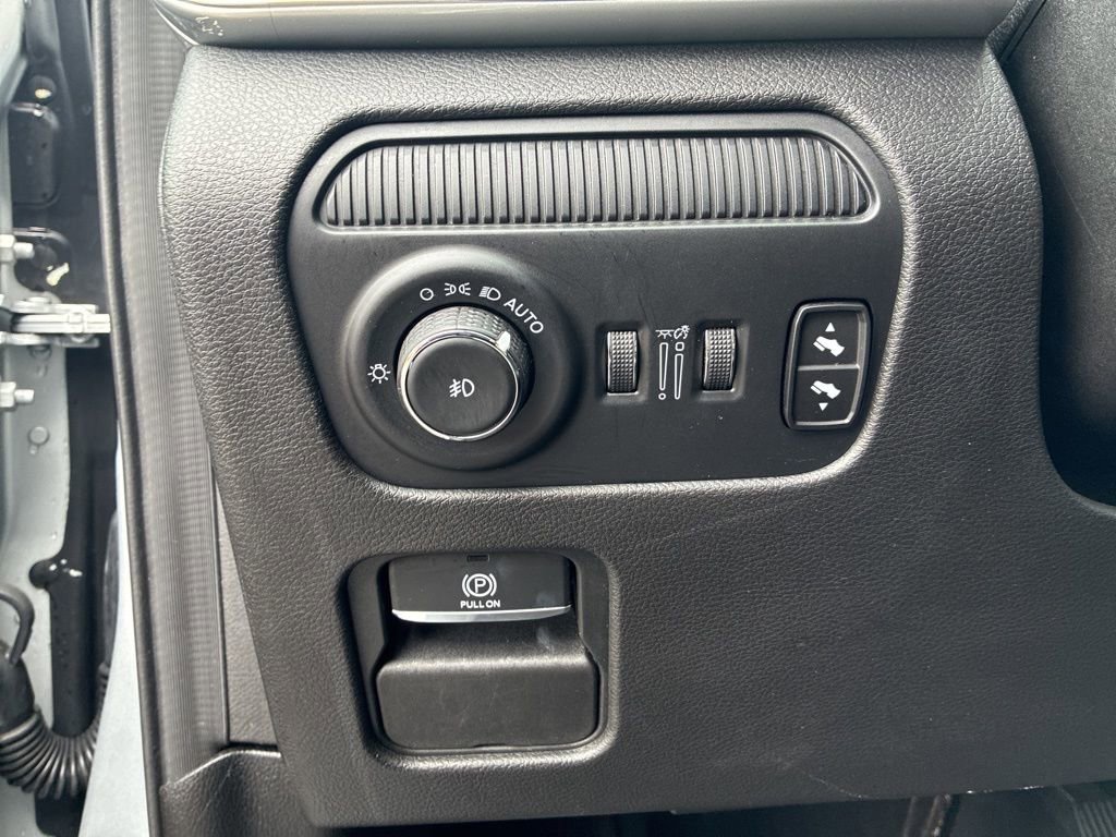 Used 2024 Jeep Wagoneer L Series III w/ Flexible Seating Group image 21