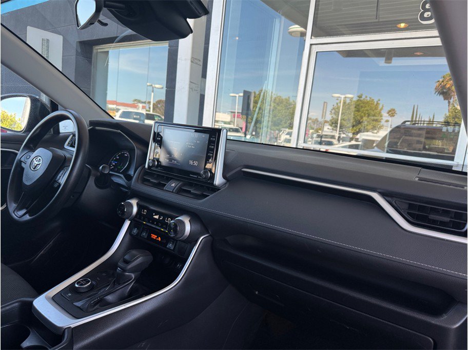 Used 2019 Toyota RAV4 XLE AWD/4WD image 22