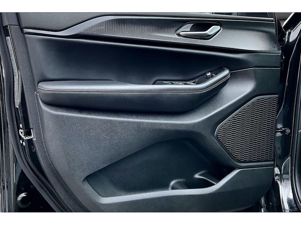 Certified 2025 Jeep Grand Cherokee L Laredo w/ Luxury Tech Group I image 20