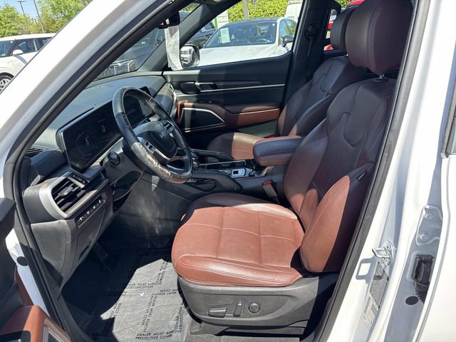 Used 2023 Kia Telluride EX w/ EX Captain's Chair Package image 14