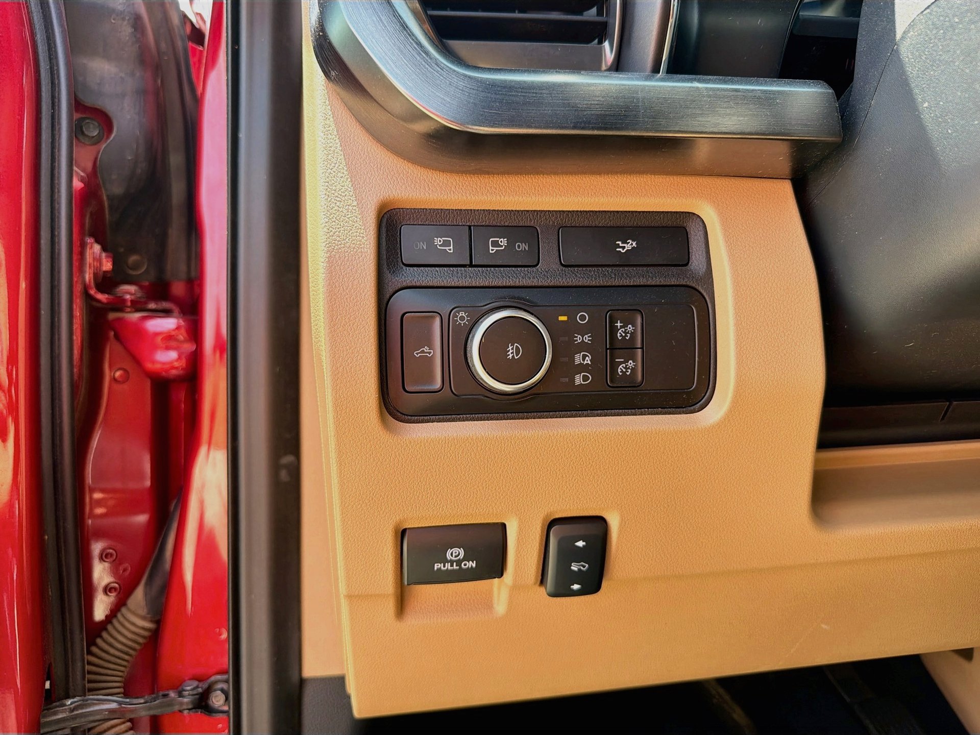 Certified 2024 Ford F250 Lariat w/ Lariat Ultimate Package AWD/4WD image 12