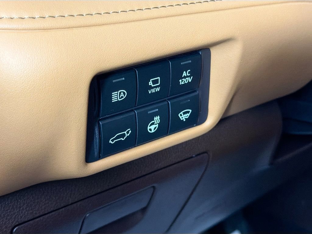 Used 2022 Toyota Highlander Platinum image 10