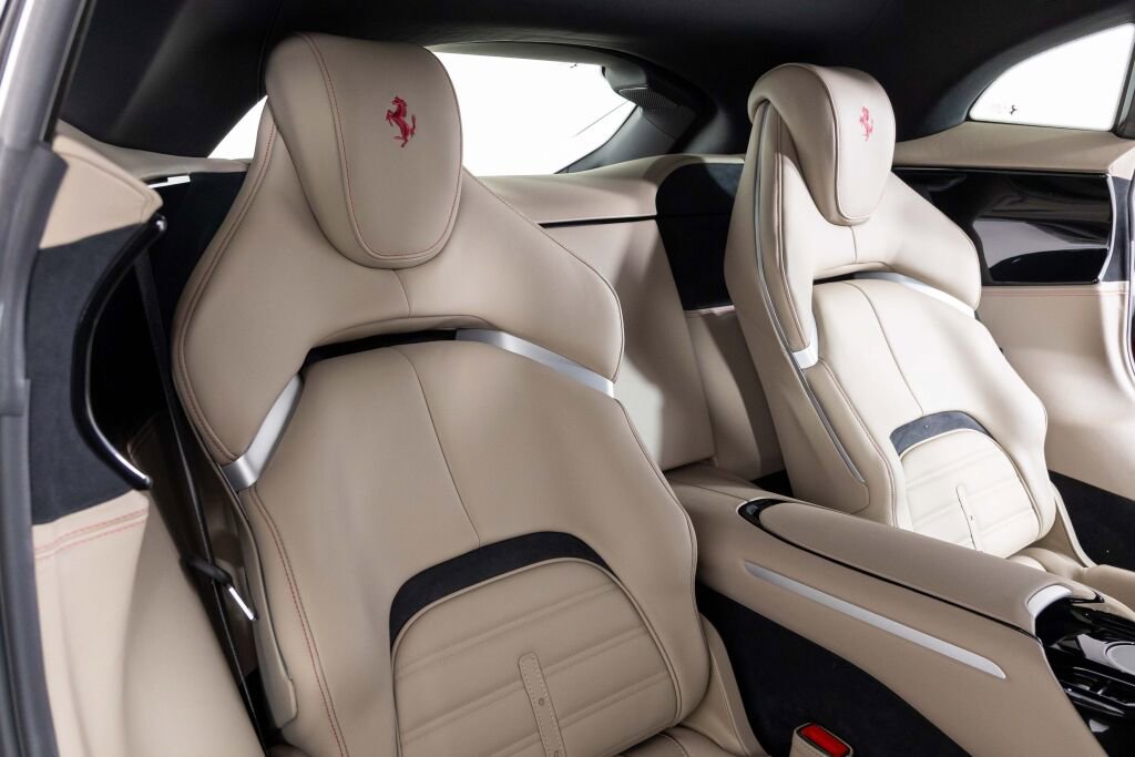 Certified 2024 Ferrari Purosangue image 5